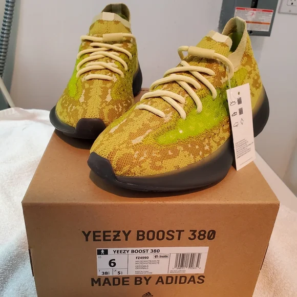 Brand new Adidas Yeezy Boost 380 Hylte - Picture 2 of 4
